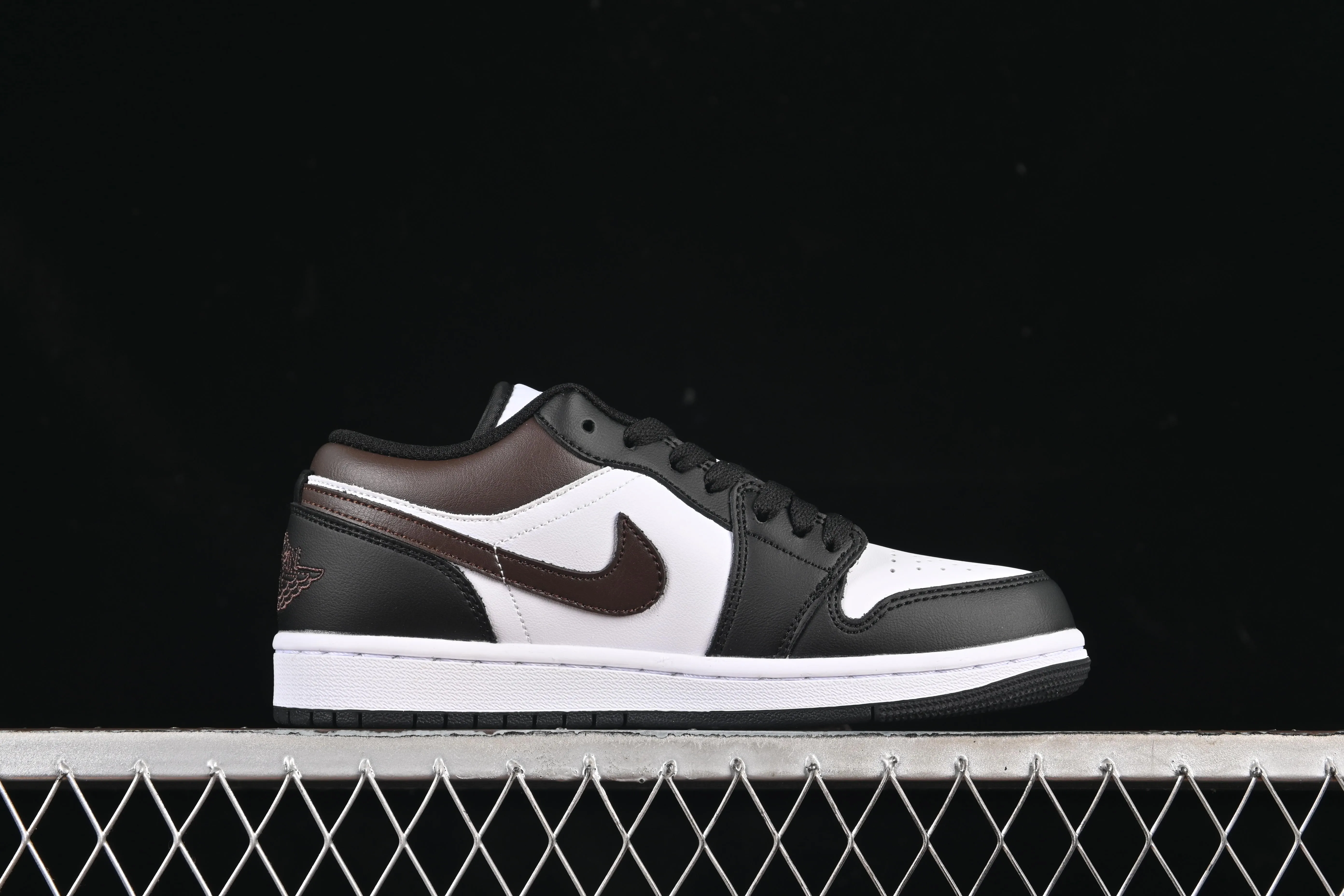 All categories Air Jordan Jordan series basketball shoes Air Jordan 1 Low Air Jordan 1 Low AJ1 Joe 1 black color low-top cultural casual sneakers IO3393-010